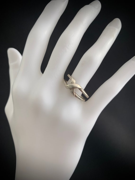Art Deco silver ring: Minimalist X Pattern,  Sterl