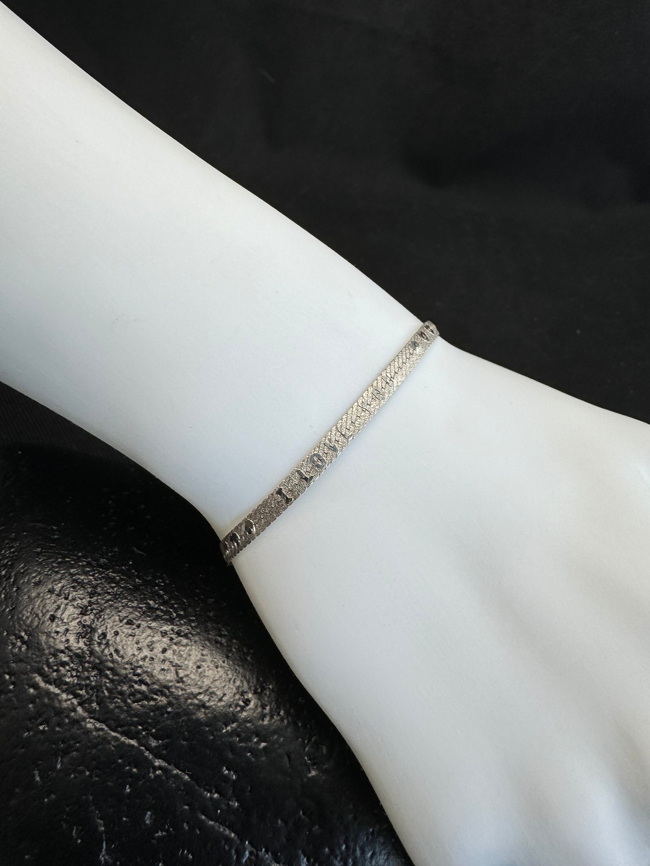 I LOVE YOU 7 Inch Silver Chain Bracelet: Sterling Silver I LOVE YOU 7 Inch Silver Chain Bracelet: Sterling Silver