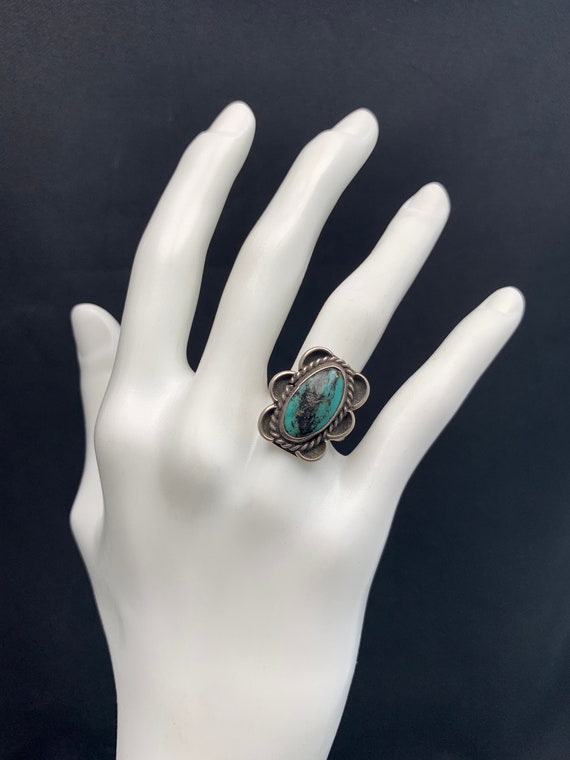 Native American Ring: Navajo, large oval shaped tu