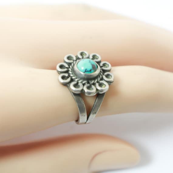Native America ring: Silver and Turquoise Flower … - image 5