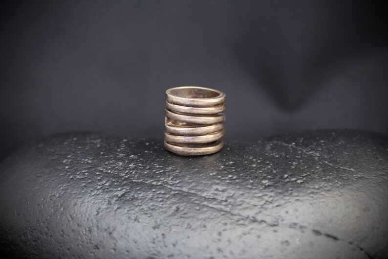 goth sterling silver heavy patina size 5 ring with A-symmetrical bands rustic in tube shape and stamped 925 Steampunk 11045