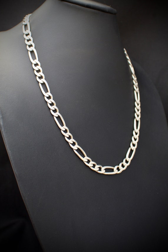 Figaro chain deals style