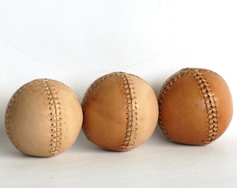 Juggling balls vintage style, 3 Leather juggling balls 55mm, Leather ball, Gift for jugglers, Medieval jugglers, Handmade balls, for juggler