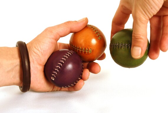 Ready to ship. Leather Juggling Balls Custom weight balls 3 Leather Bean Bags for Professional Jugglers