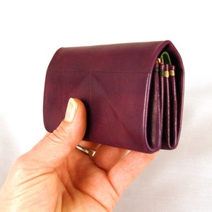 Tarjetero origami de cuero de tres piezas (violet, naranja en verde)