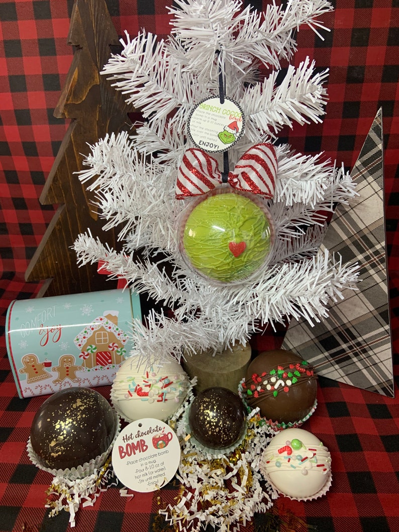 christmas hot cocoa bombs christmas hot cocoa bombs