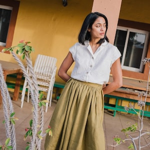Linen skirt &#39;1950s CITY&#39; / linen midi skirt / a line skirt / skirt with pockets