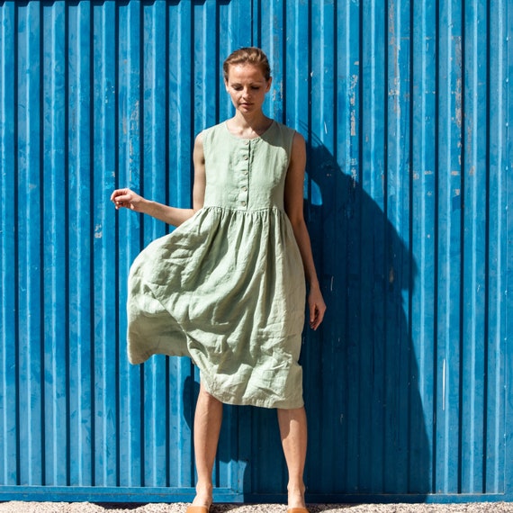 loose sleeveless dress