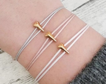 Gold Triangle Friendship bracelet, Tiny Triangle Cord Bracelet, Simple Everyday bracelet, Minimalist gold bracelet, Geometric charm bracelet
