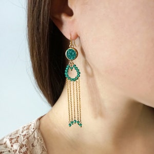 Lange Kronleuchter Ohrringe, Boho Ohrringe, Edelstein Druzy Ohrringe, Kristall Perlen Ohrringe, Gold Boho Ohrringe, bunte Ohrringe