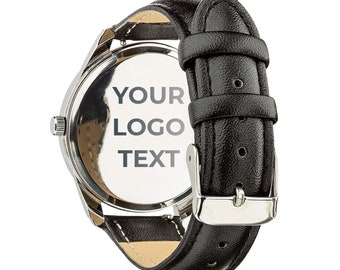 Servizio di incisione su orologio (incidiamo solo i nostri orologi), SOLO come componente aggiuntivo all'acquisto di un orologio dal nostro negozio. Regalo personalizzato