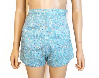 Vintage 1960s Cotton Floral Shorts Size 22 Waist