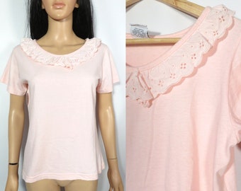 Vintage 90s Pastel Pink Frilly Eyelet Lace Collar All Cotton Tshirt Made In USA Size M