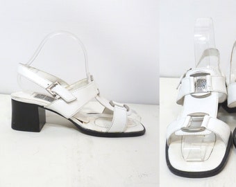 Vintage 90s Does 60s Mod White Leather Block Heel Sandals Size 6.5