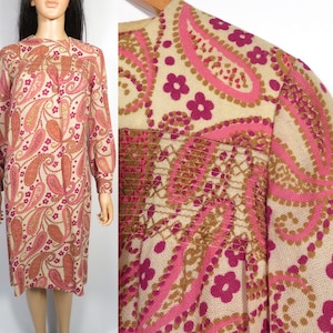 Vintage 60s Psychedelic Paisley Print Burlap Shift Dress Made In USA Size S image 1