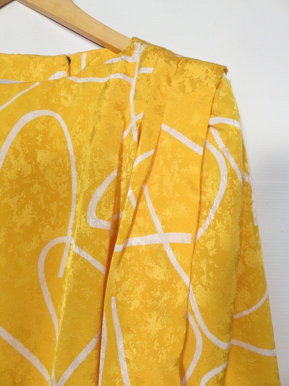 Vintage 80s Lightweight Squiggle Print Dress Size… - image 3