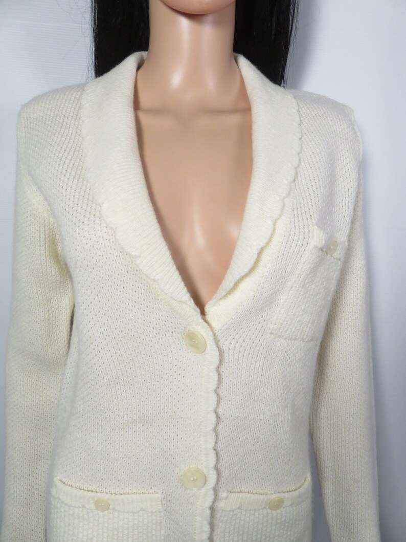 Vintage 70s/80s Shawl Collar Scalloped Edge Ivory Knit Grandma Cardigan Size M/L image 9