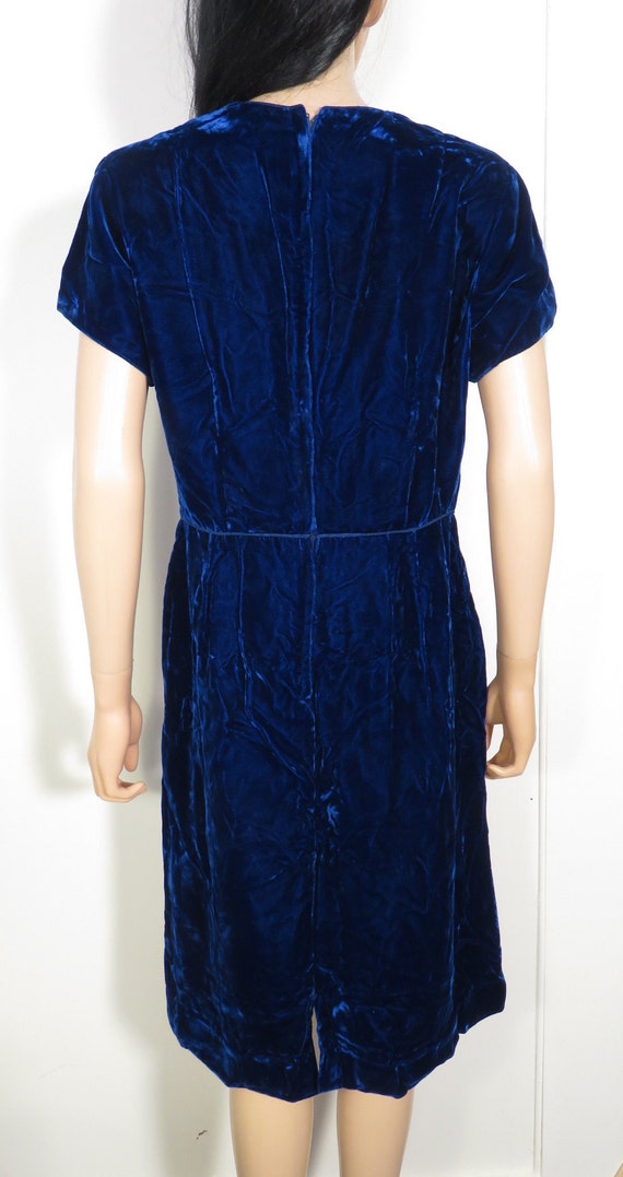 Vintage 60s Royal Blue Velvet Cocktail Dress Size… - image 3