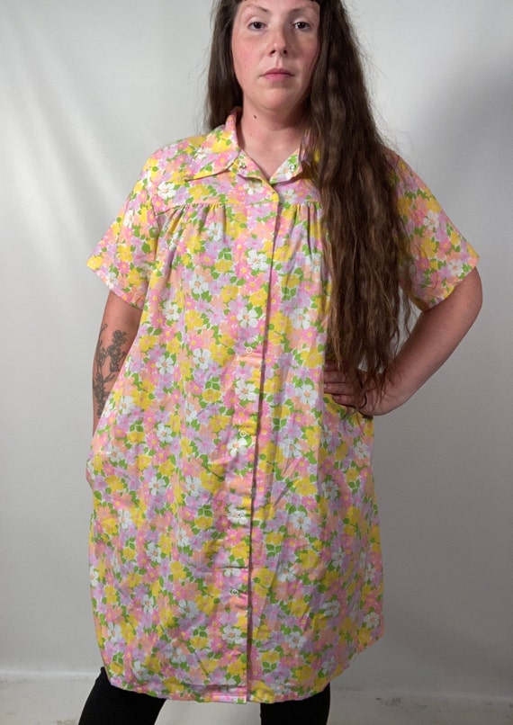 DEADSTOCK - Vintage 70s Red Floral Polyester GRANADA Zip Up House Dress - L