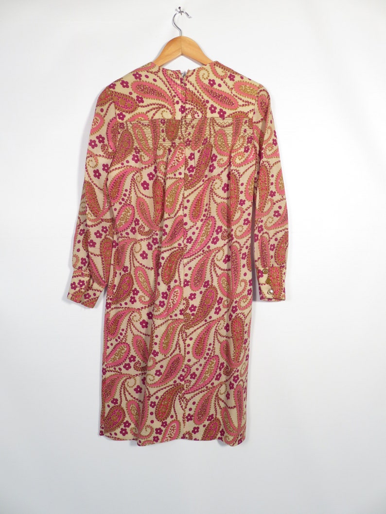 Vintage 60s Psychedelic Paisley Print Burlap Shift Dress Made In USA Size S image 4