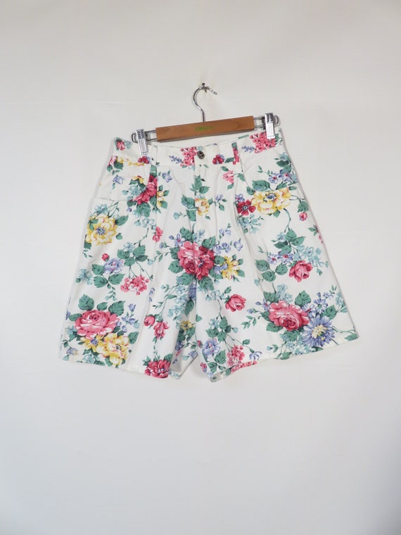 Vintage 90s Floral Cotton High Waist Shorts Made … - image 2