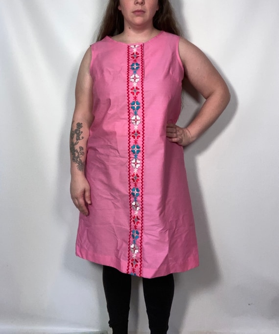 Vintage 60s/70s Plus Size Embroidered Pink House … - image 6