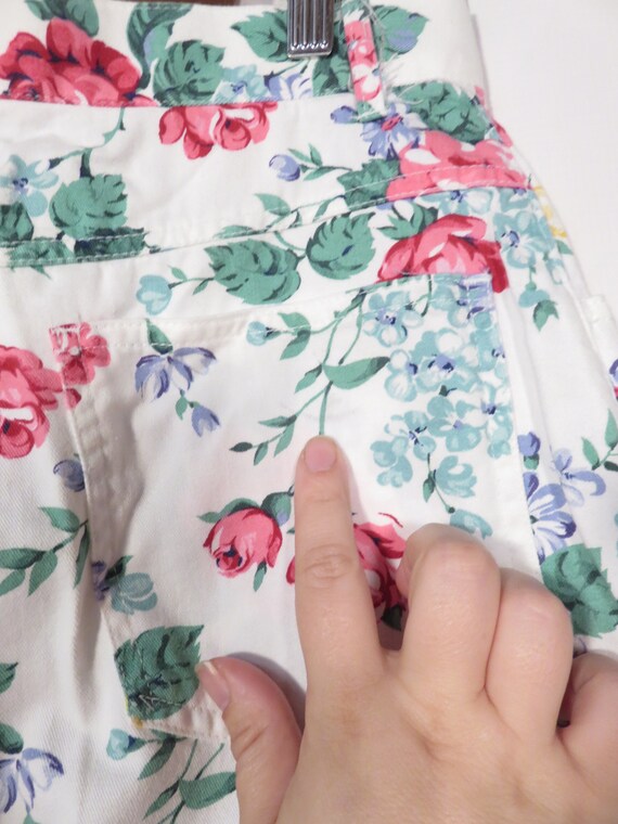 Vintage 90s Floral Cotton High Waist Shorts Made … - image 10