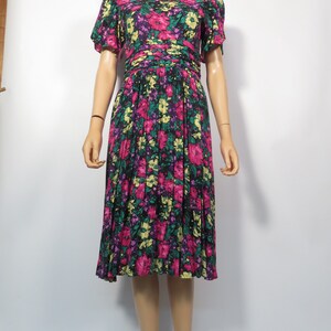 Vintage 80s/90s Spring Floral Dress Size S/M image 8
