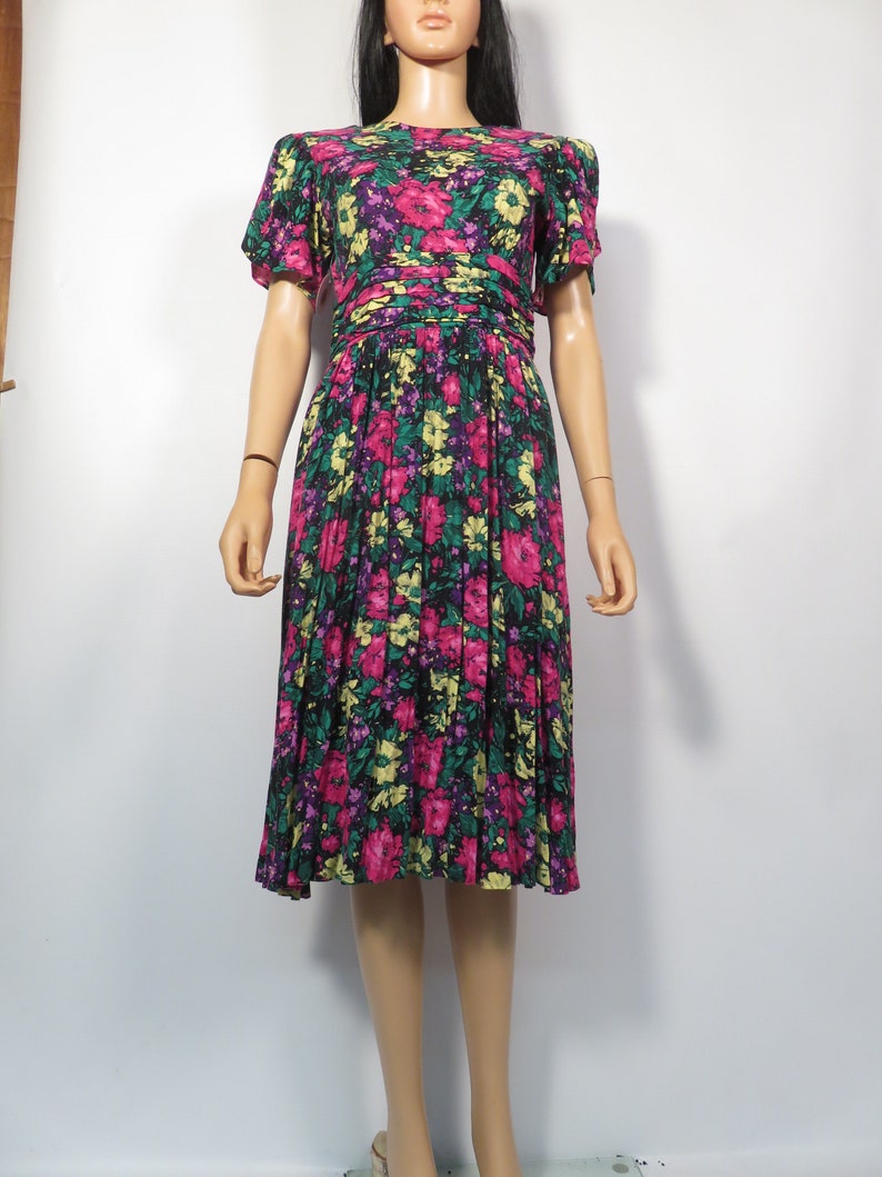 Vintage 80s/90s Spring Floral Dress Size S/M image 8