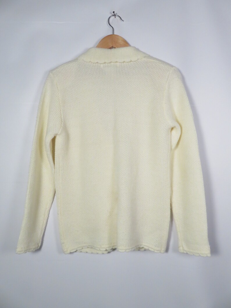 Vintage 70s/80s Shawl Collar Scalloped Edge Ivory Knit Grandma Cardigan Size M/L image 6