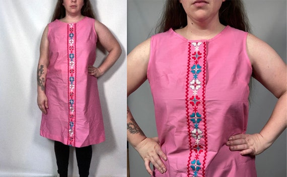 Vintage 60s/70s Plus Size Embroidered Pink House … - image 1