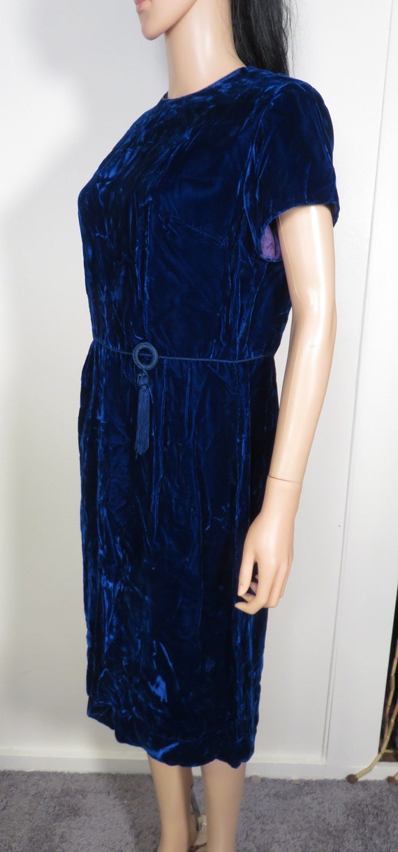 Vintage 60s Royal Blue Velvet Cocktail Dress Size… - image 2