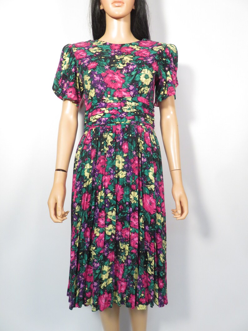 Vintage 80s/90s Spring Floral Dress Size S/M image 9