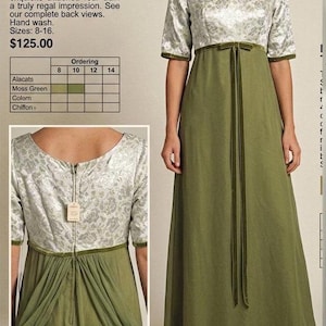Puede incluir: Un vestido columna de cintura imperio de estilo vintage en gasa verde musgo. El vestido presenta un corpiño de brocado metálico brillante con un motivo floral y ribete de terciopelo. El vestido tiene mangas cortas y una falda fluida.