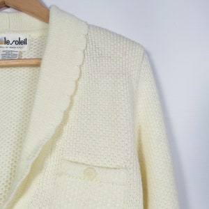 Vintage 70s/80s Shawl Collar Scalloped Edge Ivory Knit Grandma Cardigan Size M/L image 3