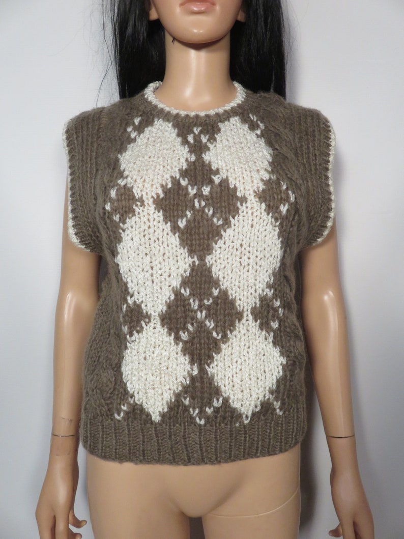 Vintage 80s/90s Argyle Hand Knit Taupe Sweater Vest Size S image 5