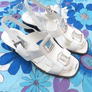 Vintage 90s Does 60s Mod White Leather Block Heel Sandals Size 6.5 image 7