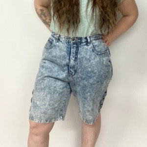 Vintage 80s High Waist Acid Wash Denim Shorts With Bow Detail Size 34 Waist image 2