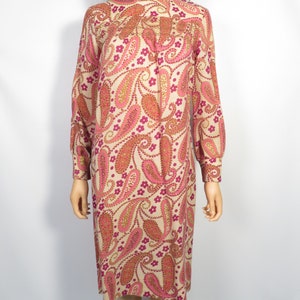 Vintage 60s Psychedelic Paisley Print Burlap Shift Dress Made In USA Size S image 7