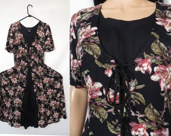 Robe longue vintage des années 90 à motif floral grunge avec lacets sur le devant et dans le dos, taille L