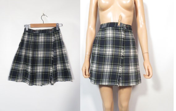 Black plaid skirt 70s hotsell