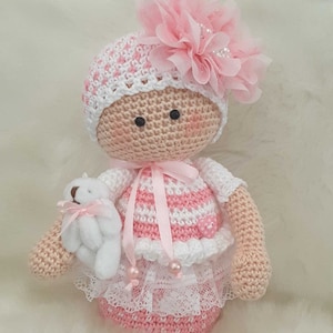 crochet pattern Dolly in English, Nederlands and Deutsch