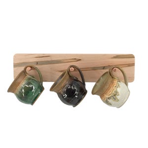 Portavasos de pared artesanal: Ambrosia Maple y clavijas de cobre