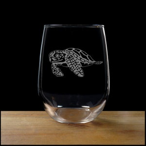 Sea Turtle Stemless Wine Glass - Free Personalization - Personalized Gift