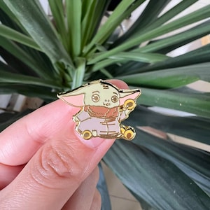 Grogu-The Egg Thief Enamel Pin