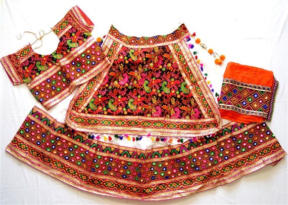 white navratri chaniya choli