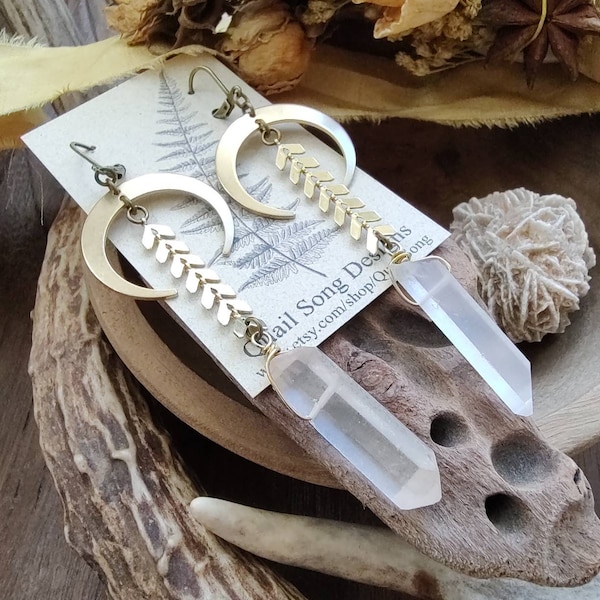 Rohe Quarz Kristall Ohrringe, Halbmond Mond, Naturstein, Brautjungfer Geschenk, Hippie Boho Witchy Festival Schmuck, Geburtstagsgeschenk für sie