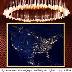 US Satelliten Karte bei Nacht in 7 Größen bis zu 53x40″ (135x100 cm) USA & Kanada Stadt Lichter mit Namen im hochauflösenden NASA Space View Poster