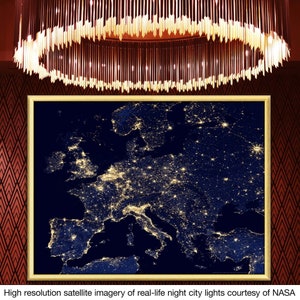 Europa Nachtlichter Satellitenbild in 7 Größen bis zu 53x40″ (135x100 cm) Europäische Lichter der Stadt von der NASA in hochauflösender Weltraumansicht Poster