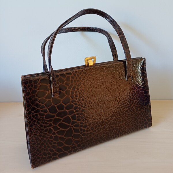 Vintage mid century mock croc leather handbag by Peter Leigh in chocolate brown | 1960s | 1970s | Elbief frame